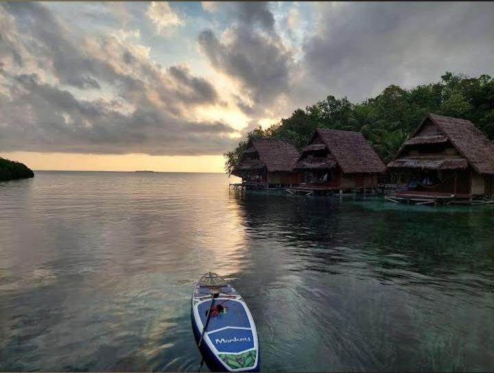 Beser Bay Homestay Besir Bagian luar foto