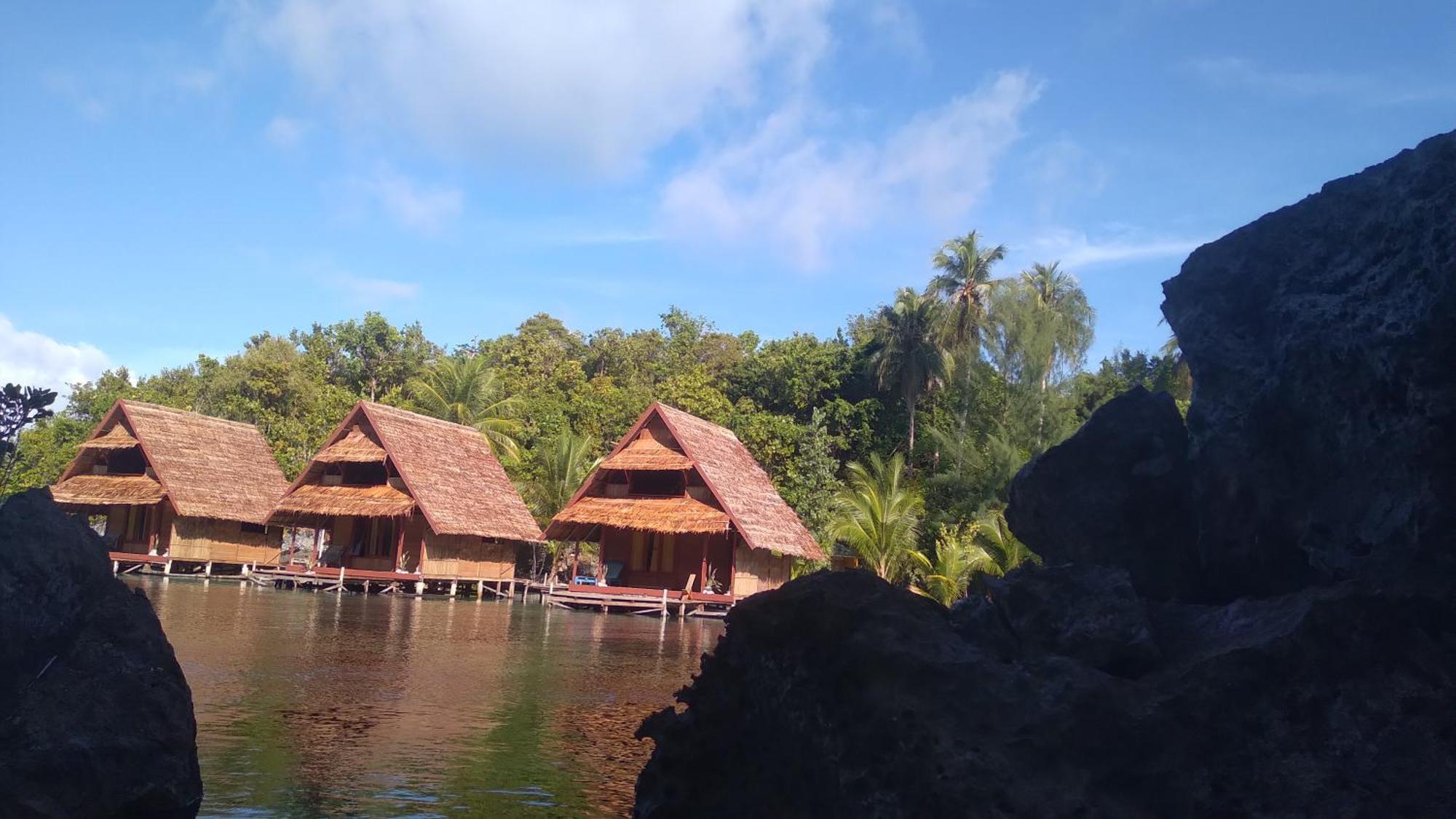 Beser Bay Homestay Besir Bagian luar foto