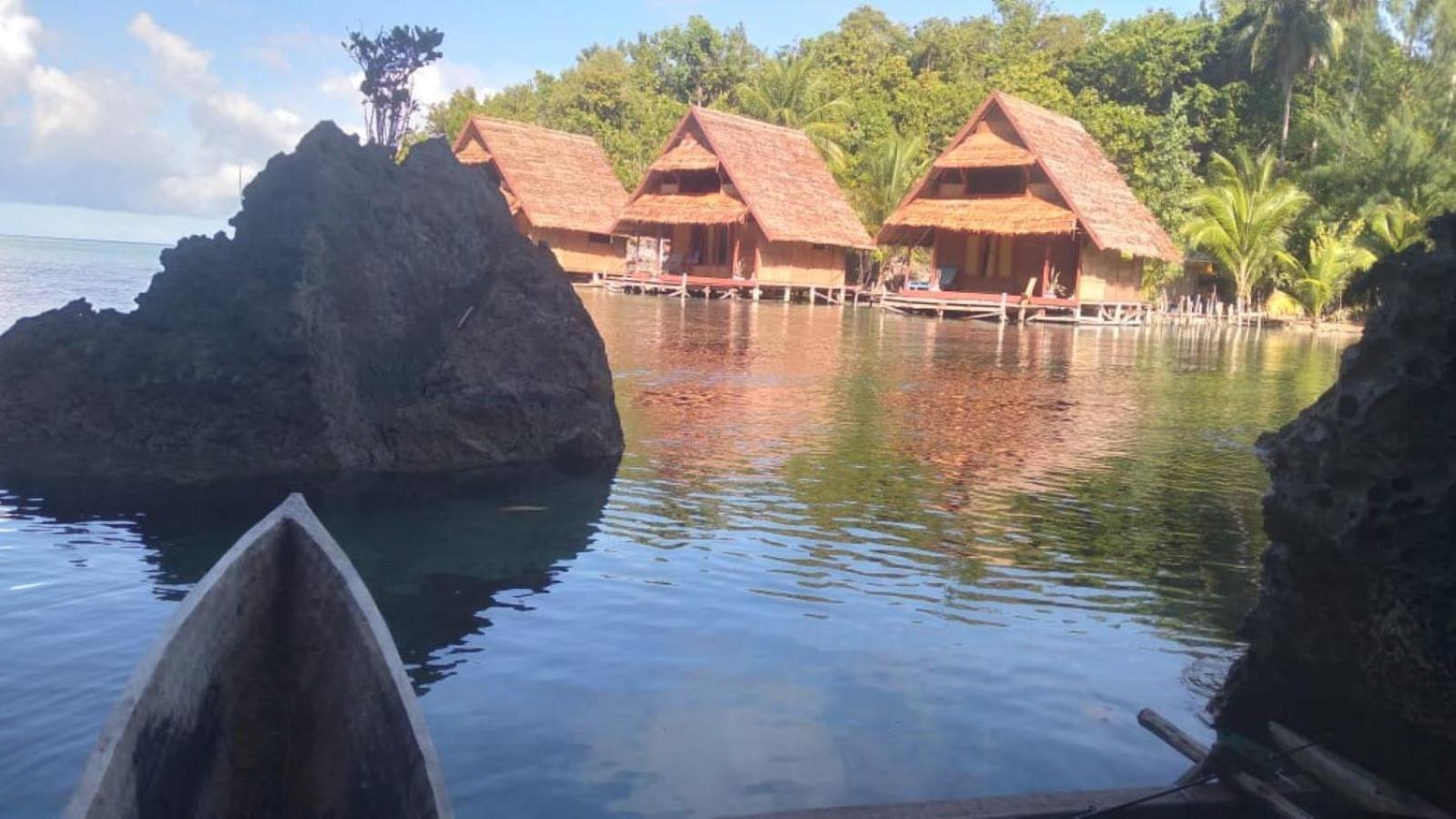 Beser Bay Homestay Besir Bagian luar foto